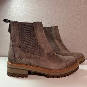 Timberland Ladies Boots Courmayeur Valley Chelsea Taupe Nubuck Size 8.5 EUC